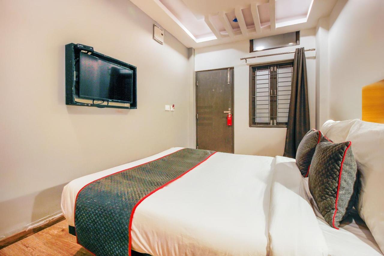 Hotel Super Townhouse Rcc Sunrise Hyderabad Exterior foto