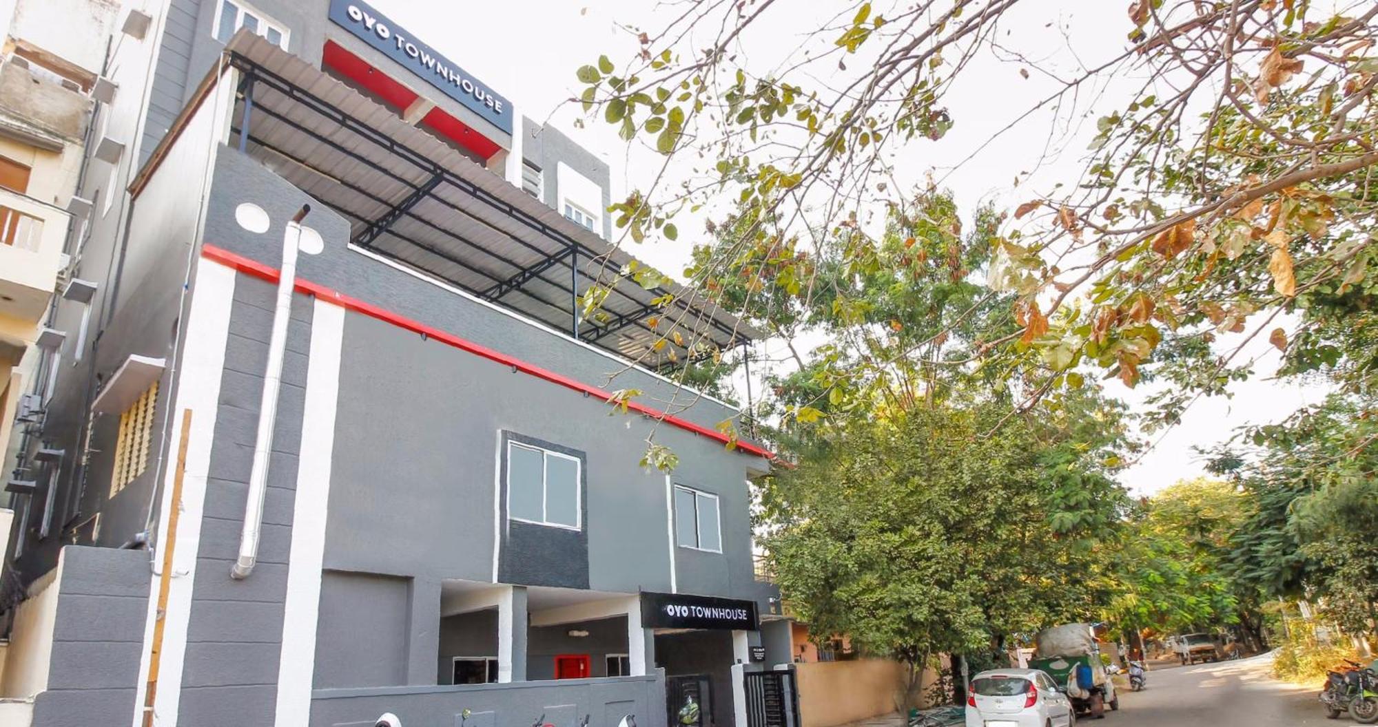 Hotel Super Townhouse Rcc Sunrise Hyderabad Exterior foto