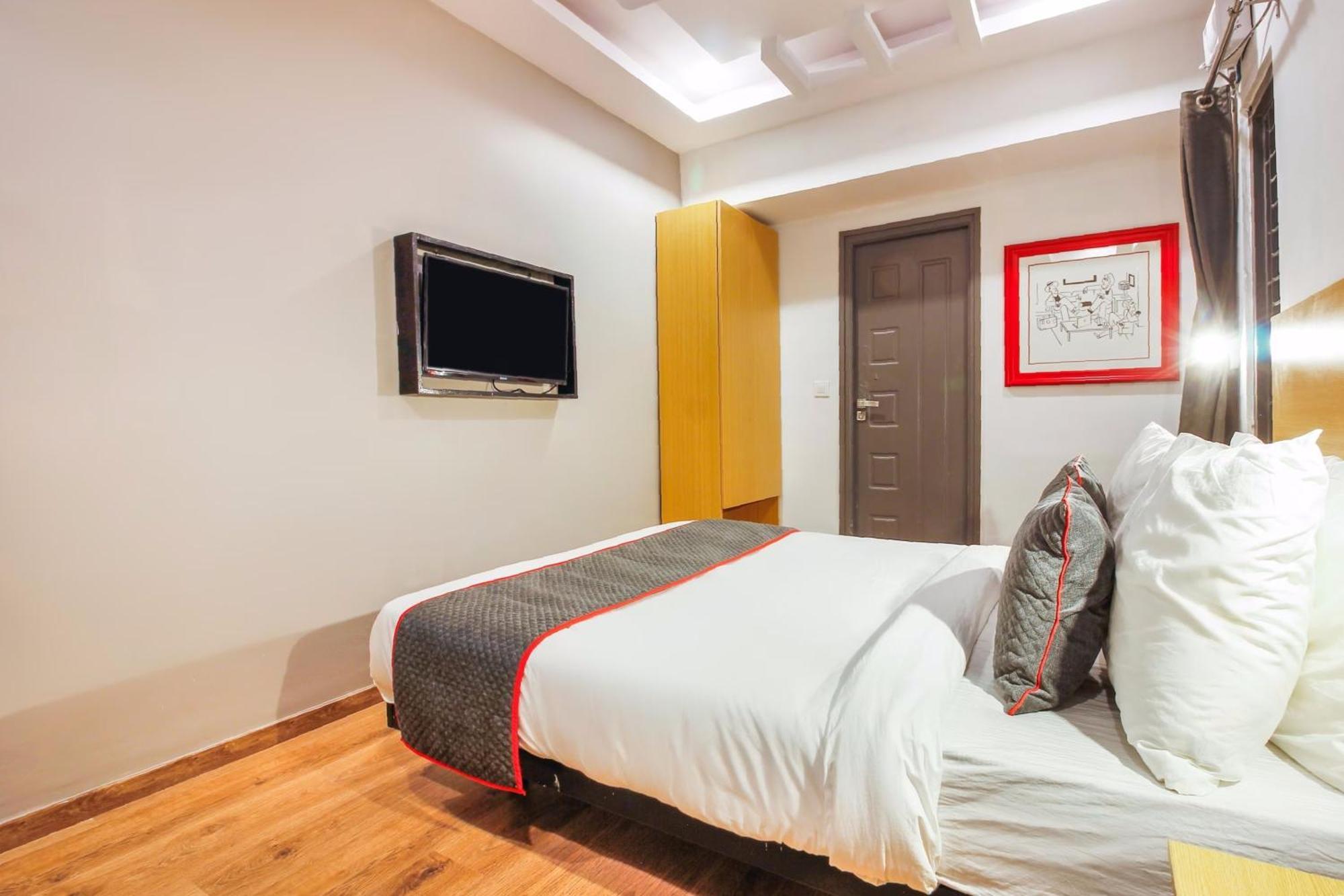 Hotel Super Townhouse Rcc Sunrise Hyderabad Exterior foto