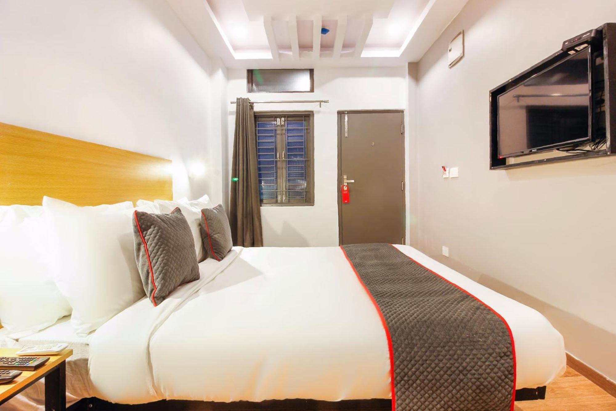 Hotel Super Townhouse Rcc Sunrise Hyderabad Exterior foto