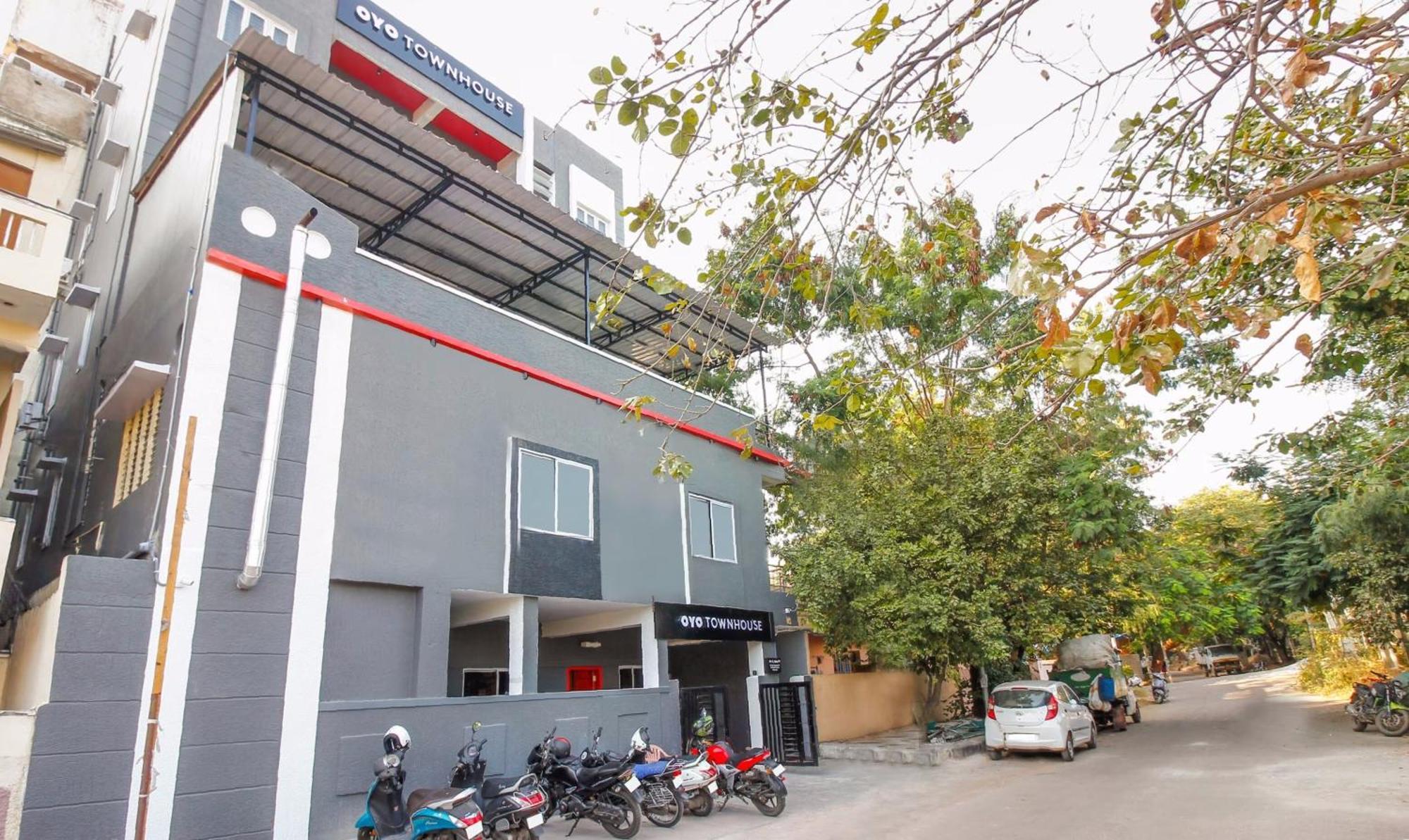 Hotel Super Townhouse Rcc Sunrise Hyderabad Exterior foto